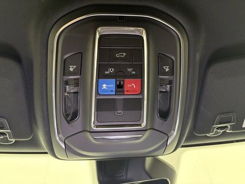 Used 2022 Jeep Grand Cherokee Trailhawk w/ Luxury Tech Group III image 15