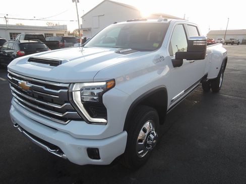 New 2026 Chevrolet Silverado 3500 High Country w/ High Country Premium Package image 3
