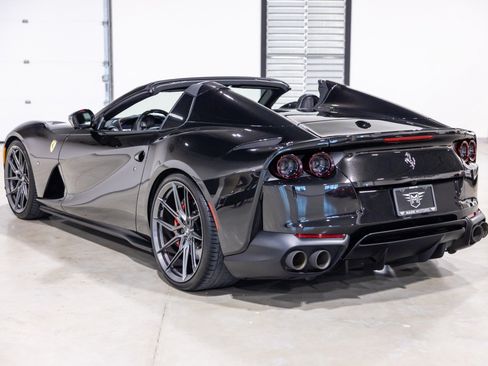 Used 2021 Ferrari 812 GTS RWD image 7