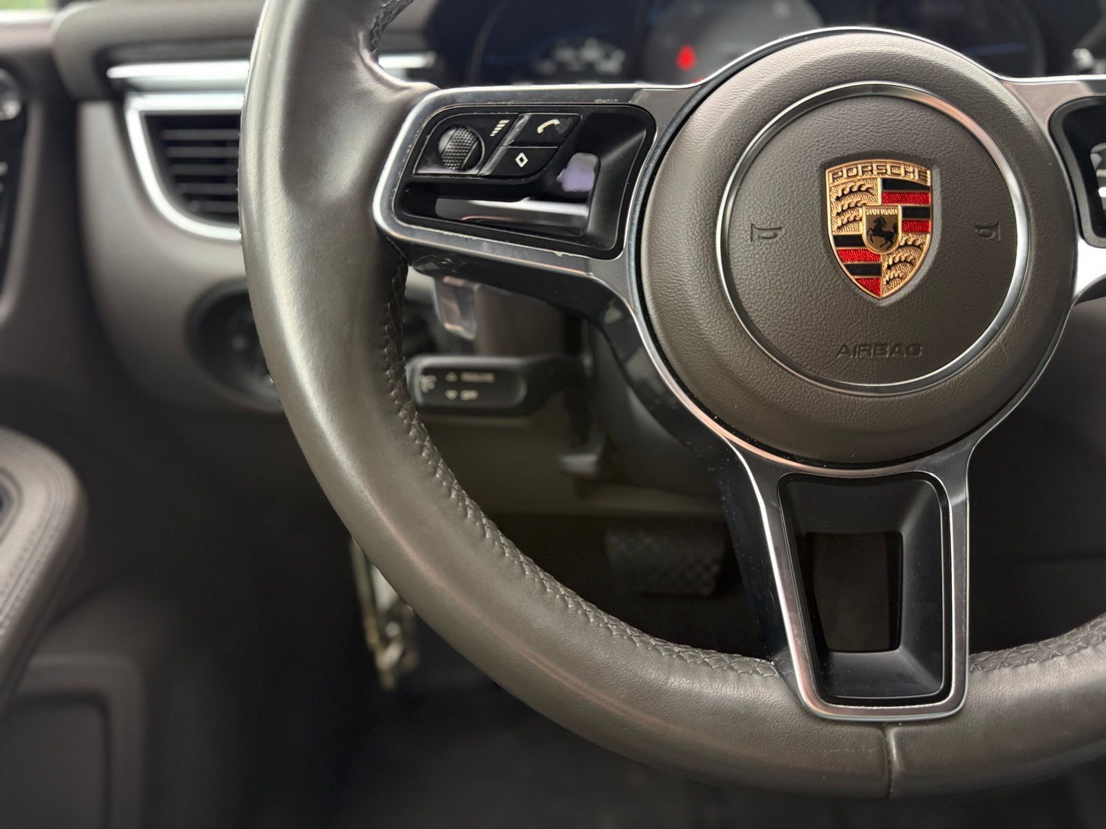 Used 2015 Porsche Macan S AWD/4WD image 26