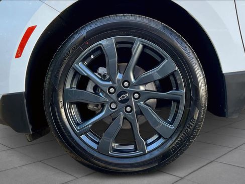 Used 2023 Chevrolet Equinox RS image 9