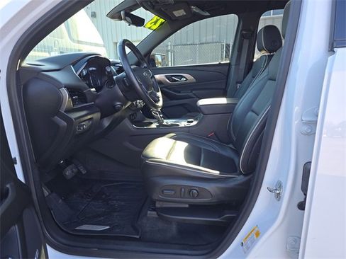Used 2023 Chevrolet Traverse Premier w/ Redline Edition image 9