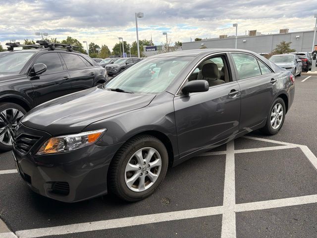 Used 2011 Toyota Camry LE w/ LE Extra-Value Pkg FWD image 2