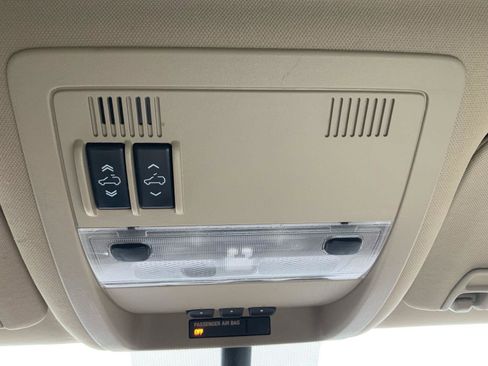 Used 2013 Chevrolet Avalanche LTZ image 46