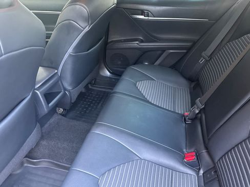 Used 2021 Toyota Camry SE FWD image 4