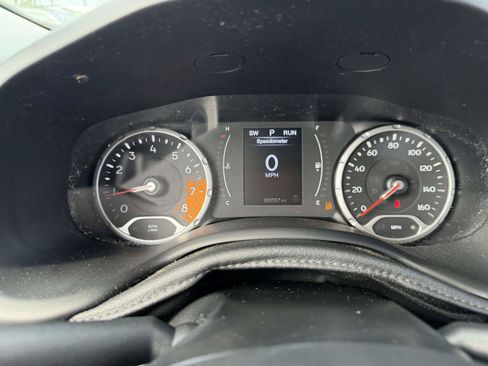 Used 2017 Jeep Renegade Latitude w/ Cold Weather Group AWD/4WD image 23