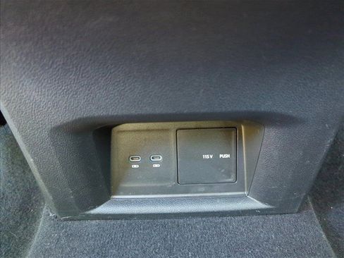 Used 2023 Volkswagen Atlas Cross Sport SE FWD image 29