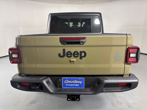 New 2026 Jeep Gladiator Willys AWD/4WD image 7