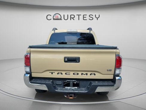 Used 2020 Toyota Tacoma TRD Off-Road AWD/4WD image 6
