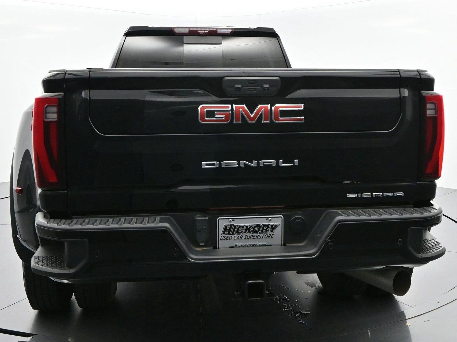 Used 2024 GMC Sierra 3500 Denali w/ Denali Reserve Package AWD/4WD image 4