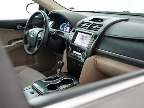 Used 2013 Toyota Camry XLE w/ Leather Pkg FWD image 54