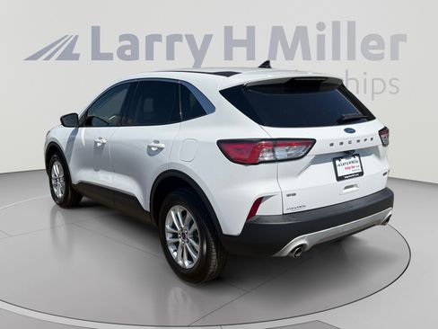 Used 2022 Ford Escape SE AWD/4WD image 3