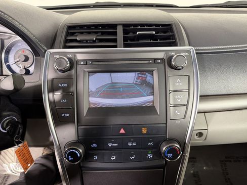 Used 2017 Toyota Camry LE FWD image 31
