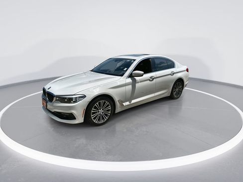 Used 2017 BMW 530i RWD image 4