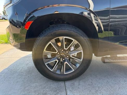 Used 2023 Chevrolet Suburban Z71 w/ Max Trailering Package AWD/4WD image 4