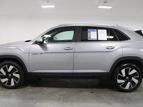 Used 2024 Volkswagen Atlas Cross Sport SE AWD/4WD image 6