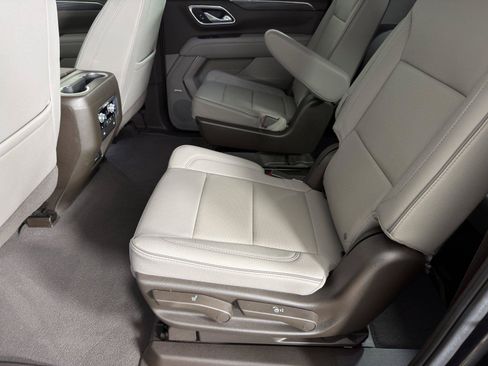 Certified 2023 GMC Yukon XL SLT w/ SLT Luxury Package RWD image 20