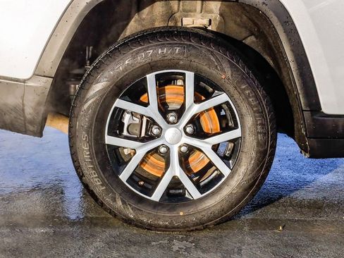 Used 2024 Jeep Grand Cherokee L Limited w/ Luxury Tech Group II image 12