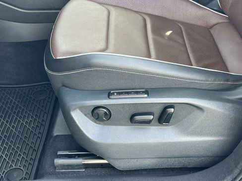 Used 2022 Volkswagen Tiguan SEL R-Line image 20