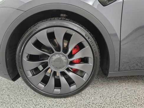 Used 2024 Tesla Model Y Performance AWD/4WD image 36