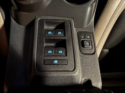 Used 2024 Ford Bronco Wildtrak image 40