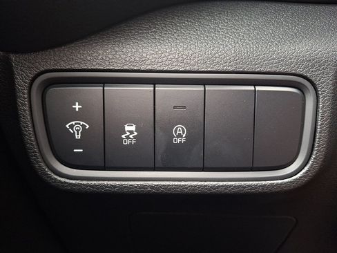 Used 2025 Kia Soul LX w/ LX Technology Package FWD image 24