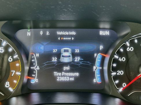 Used 2023 Jeep Compass Latitude AWD/4WD image 14