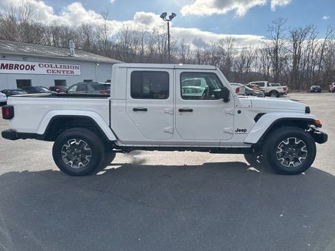 New 2026 Jeep Gladiator Sport image 6