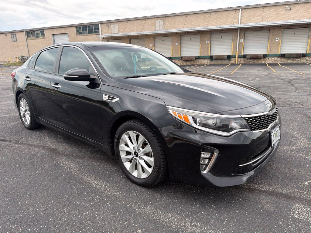 Used 2018 Kia Optima S FWD image 4