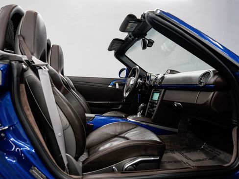 Used 2011 Porsche Boxster Spyder RWD image 28