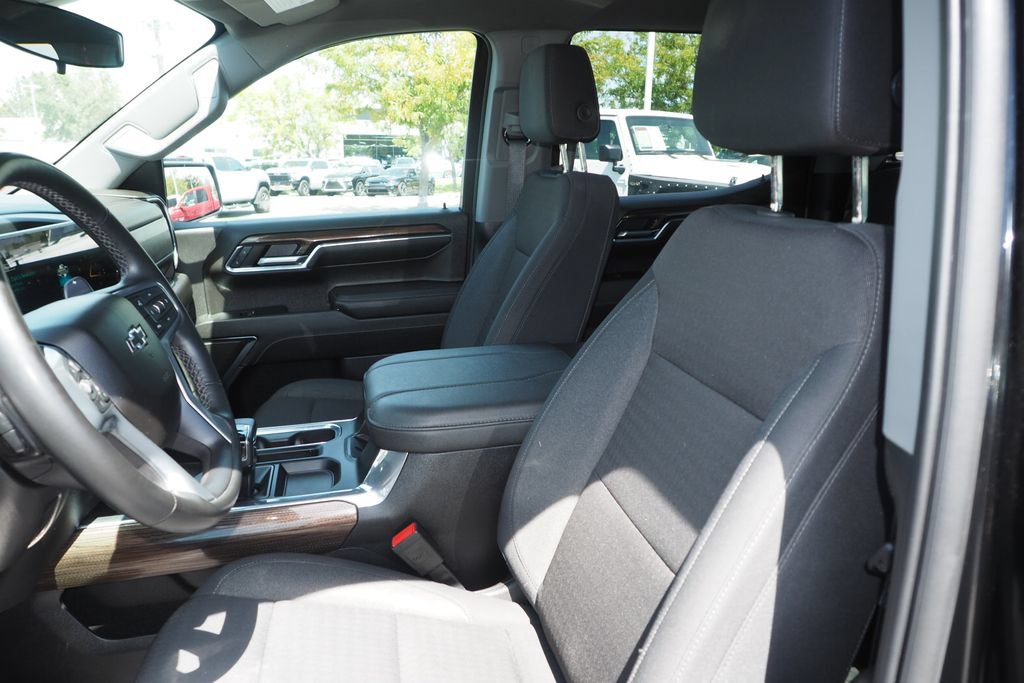 Used 2024 Chevrolet Silverado 1500 RST w/ Z71 Off-Road Package AWD/4WD image 13
