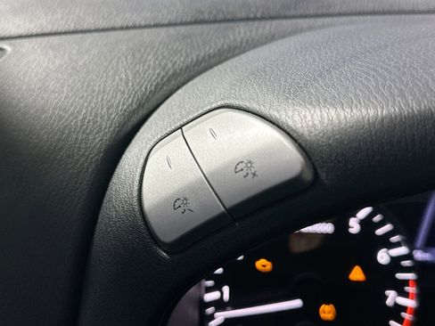 Used 2018 Nissan Pathfinder Platinum image 31