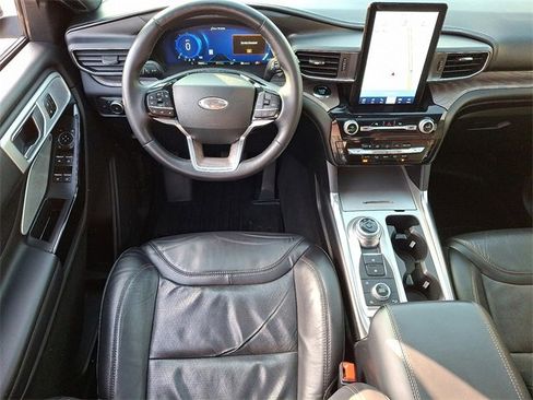Used 2022 Ford Explorer Platinum w/ Equipment Group 601A image 11