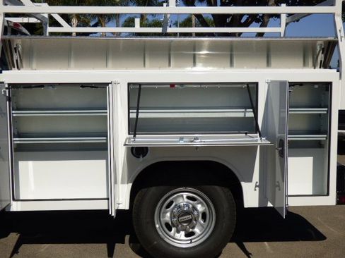 New 2026 Ford F250 XL w/ XL Chrome Package image 5