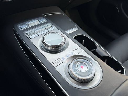 Used 2025 Genesis GV70 2.5T image 18