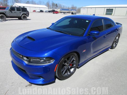 Used 2021 Dodge Charger Scat Pack RWD image 2