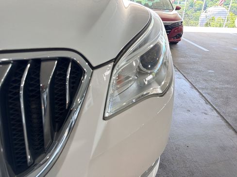 Used 2017 Buick Enclave Leather image 9