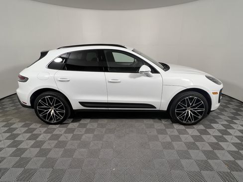 Certified 2026 Porsche Macan AWD/4WD image 8