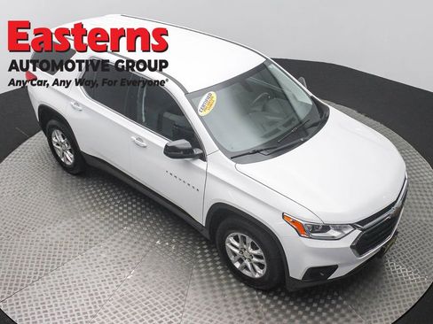 Used 2021 Chevrolet Traverse LS AWD/4WD image 3