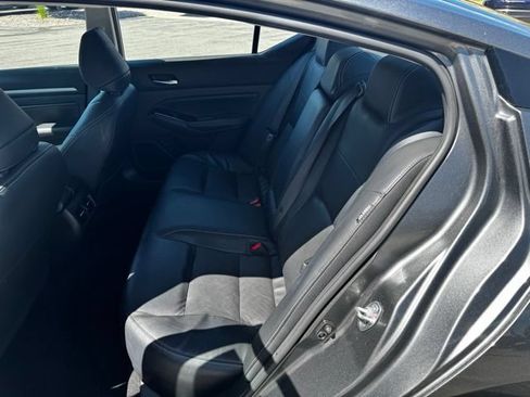 Used 2023 Nissan Altima 2.5 SL FWD image 11