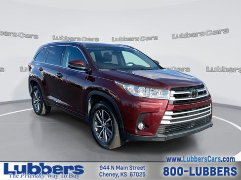 Used 2017 Toyota Highlander XLE image 1