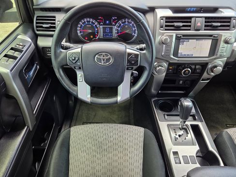 Used 2016 Toyota 4Runner SR5 AWD/4WD image 15