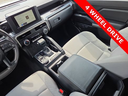 Used 2024 Toyota Tacoma SR5 AWD/4WD image 12