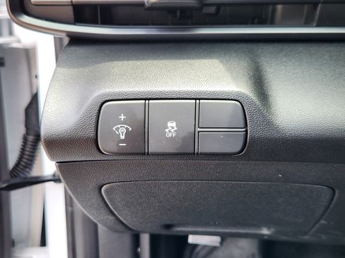 Certified 2025 Hyundai Elantra Sport FWD image 23