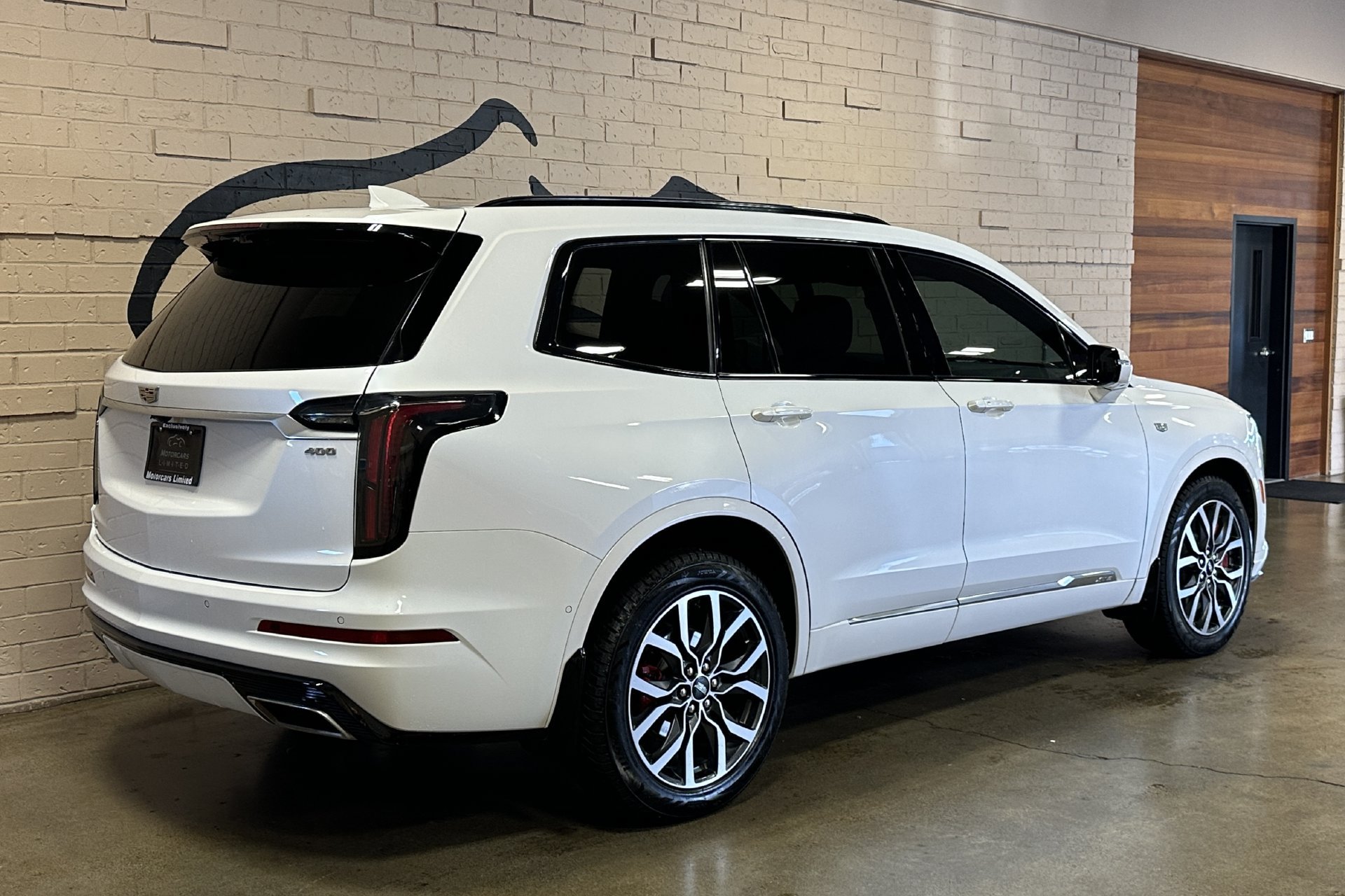 Used 2025 Cadillac XT6 Sport w/ Technology Package AWD/4WD image 3