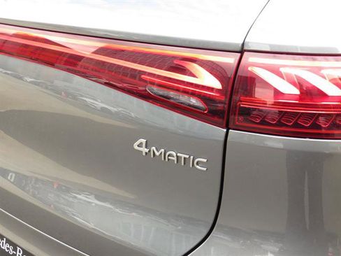 Certified 2023 Mercedes-Benz EQS 580 4MATIC SUV w/ Exclusive Trim Package image 33