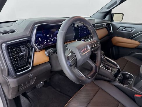 Used 2026 GMC Canyon AT4 w/ Technology Plus Package AWD/4WD image 10