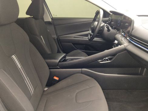 Used 2024 Hyundai Elantra SEL w/ Convenience Package FWD image 21