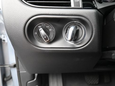 Certified 2026 Porsche Macan AWD/4WD image 22