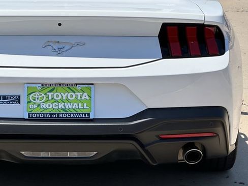 Used 2024 Ford Mustang Coupe RWD image 6